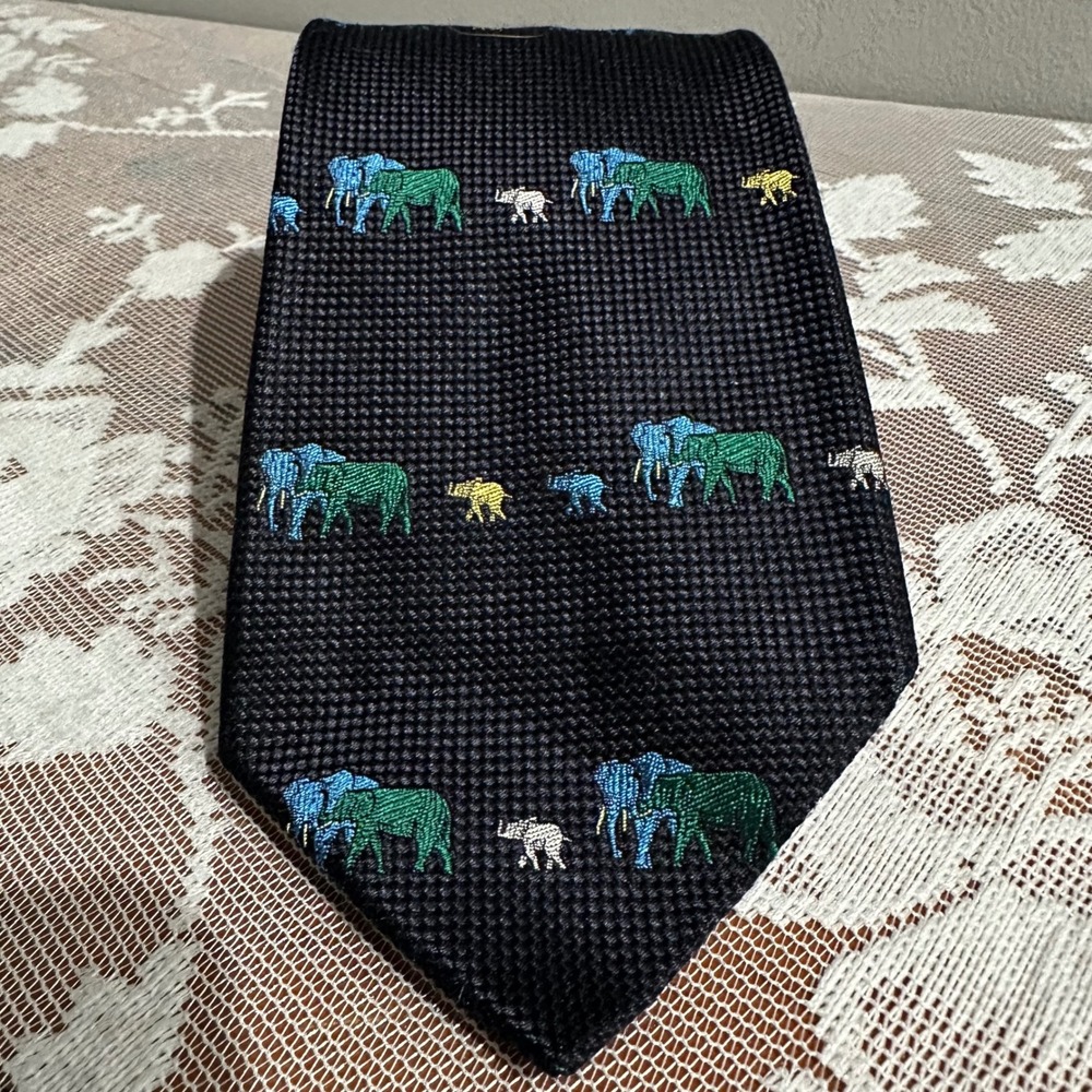 Ben Silver Necktie Mens OS Navy Silk Elephant Motif London Charleston Safari